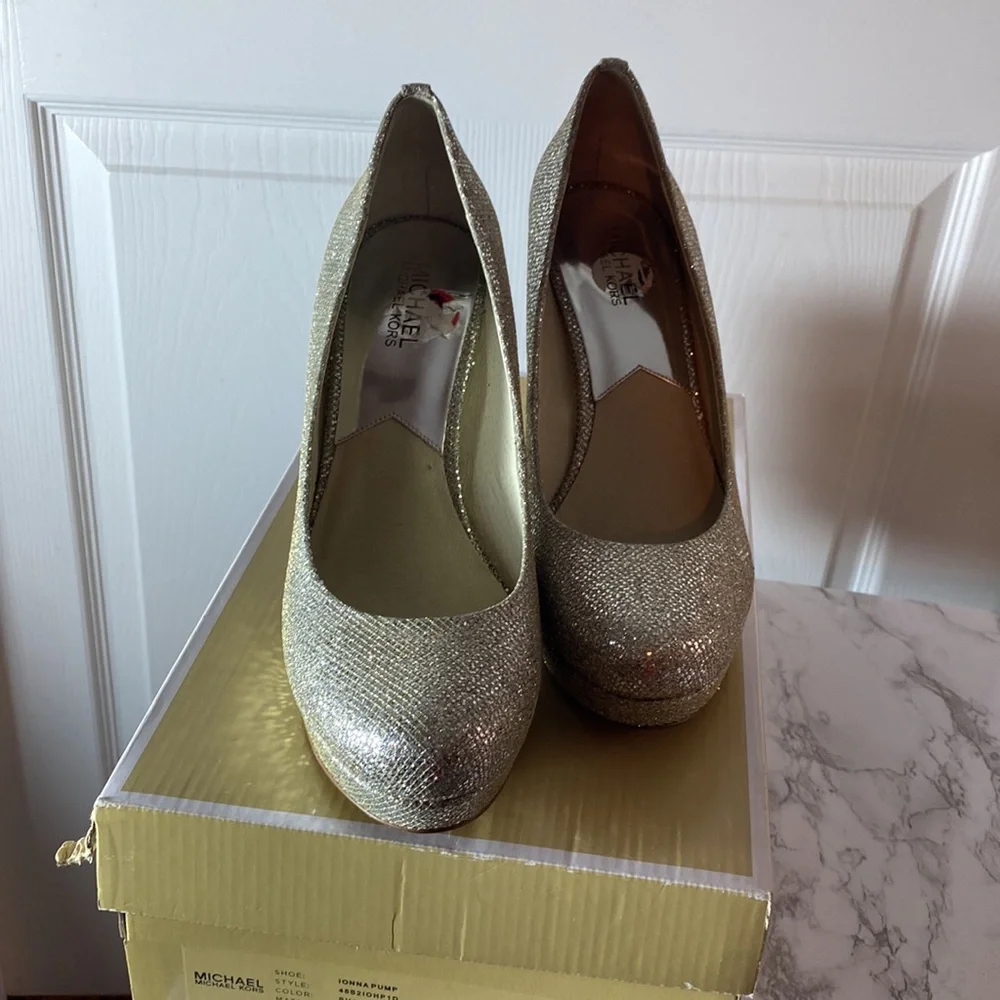 Michael Kors Ionna Pump Silver Glitter Heels Size 10M with Box - Picture 10 of 12